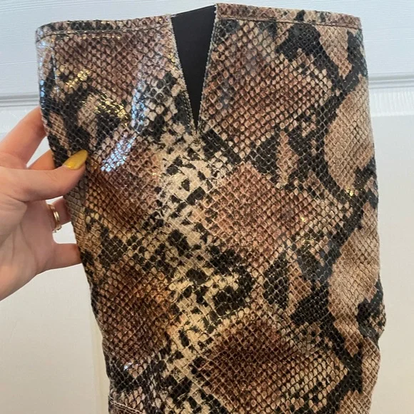 Shelly’s London Patent Leather Snake print over the knee boots 30” with 4” heel - Picture 12 of 13